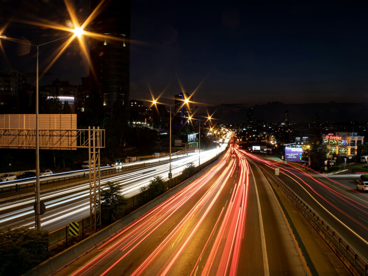 İstanbul'da gece saatlerinde acil kurye teslimatı